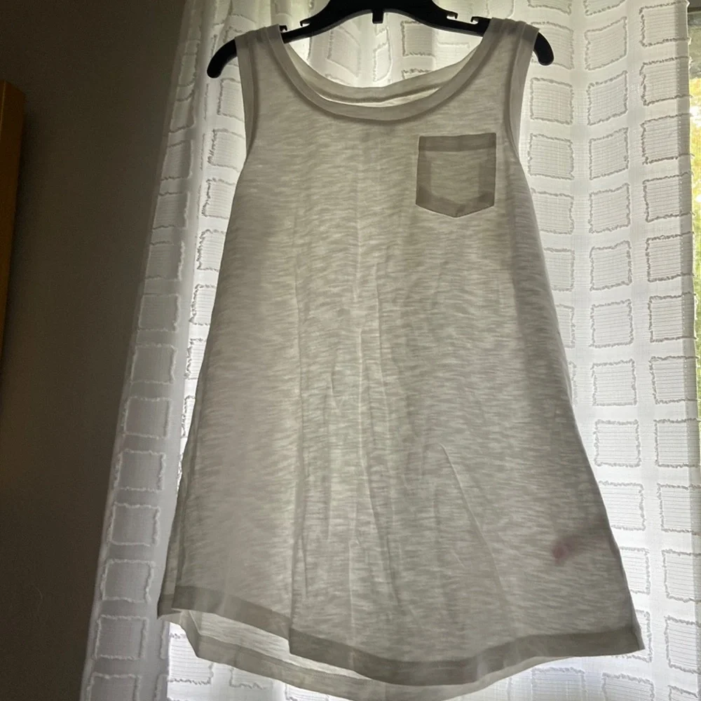 Girls simple white tank top!